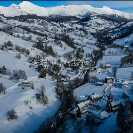 Semesterbostad Maison Au Pied Du Puy Mary Mandailles-Saint-Julien